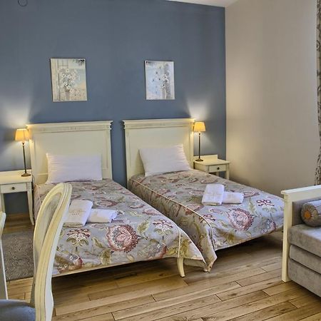 Villa Estera - Hotel & Restauracja Michałowice Eksteriør billede