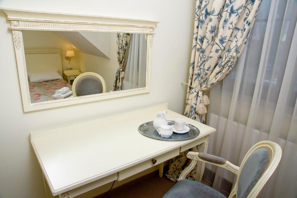 Villa Estera - Hotel & Restauracja Michałowice Værelse billede