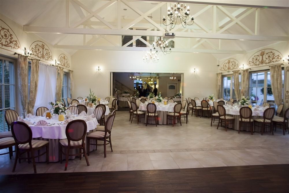 Villa Estera - Hotel & Restauracja Michałowice Eksteriør billede