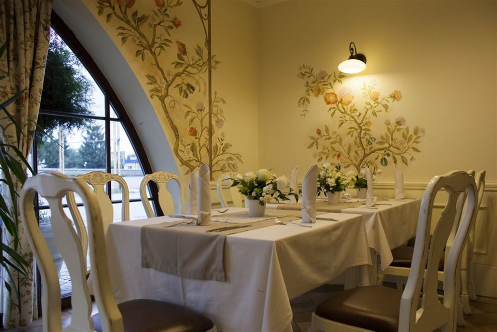 Villa Estera - Hotel & Restauracja Michałowice Eksteriør billede