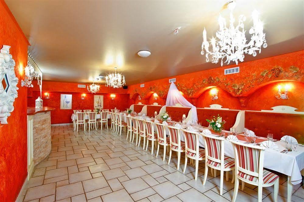 Villa Estera - Hotel & Restauracja Michałowice Eksteriør billede