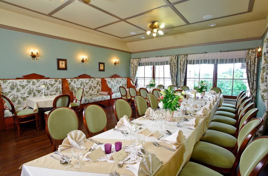Villa Estera - Hotel & Restauracja Michałowice Eksteriør billede