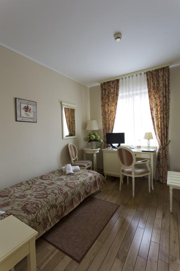 Villa Estera - Hotel & Restauracja Michałowice Eksteriør billede