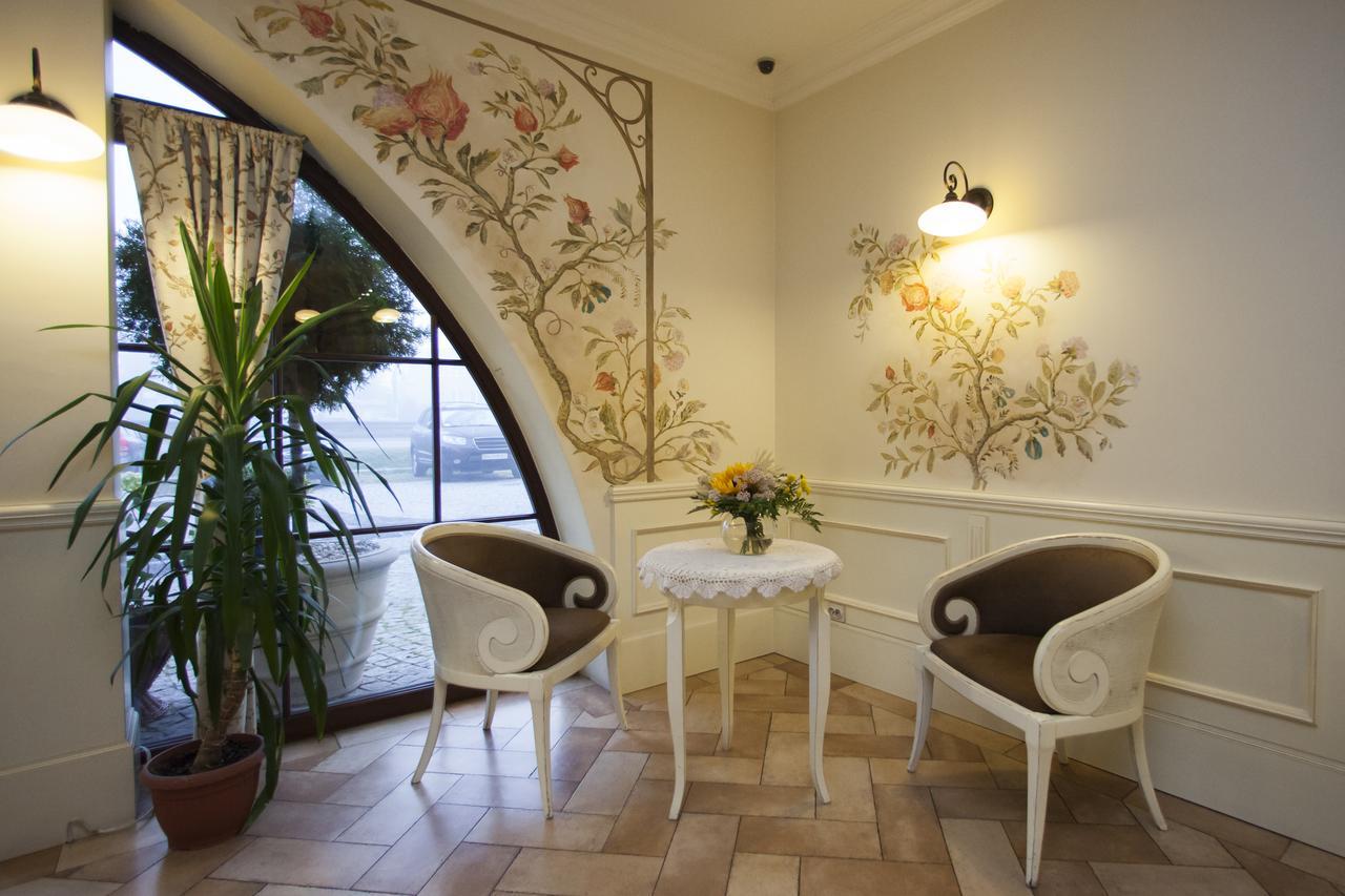 Villa Estera - Hotel & Restauracja Michałowice Eksteriør billede